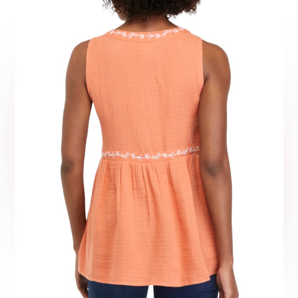 Cupio || NWT || Embroidered Sleeveless V-Neck Cotton Gauze Top - Picture 3 of 6